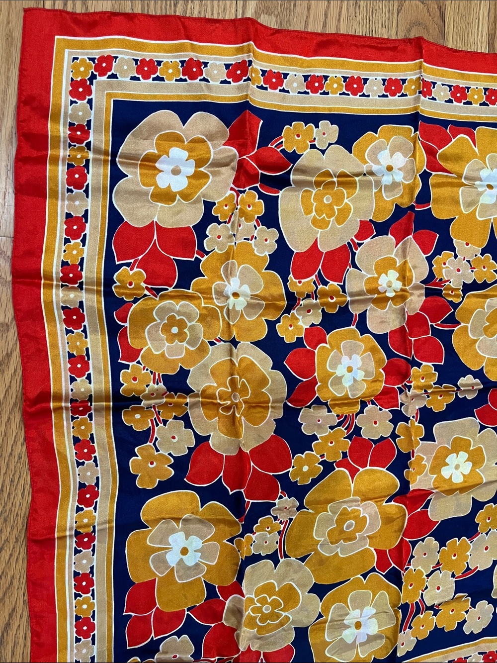 Vtg Retro Floral Flower Print Italian Acetate Scarf  30.25”x30” Bold Color ITALY